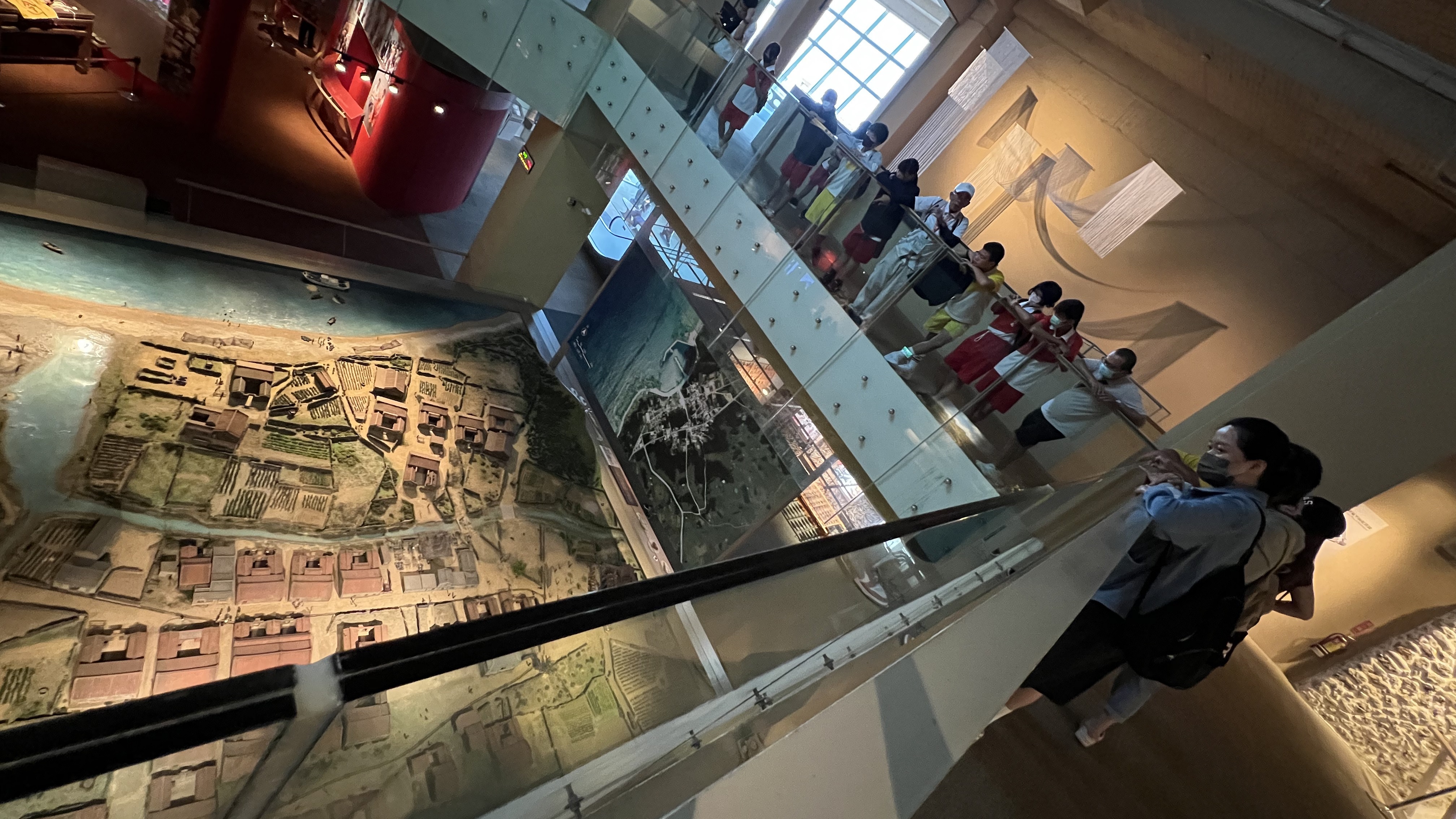 07_參觀新竹241藝術空間當期特展的大合影